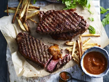 STEAK WITH SLOW-ROASTED TOMATO & JALAPEñO KETCHUP