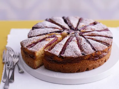 rhubarb custard tea cake