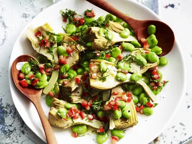 Broad beans and artichokes