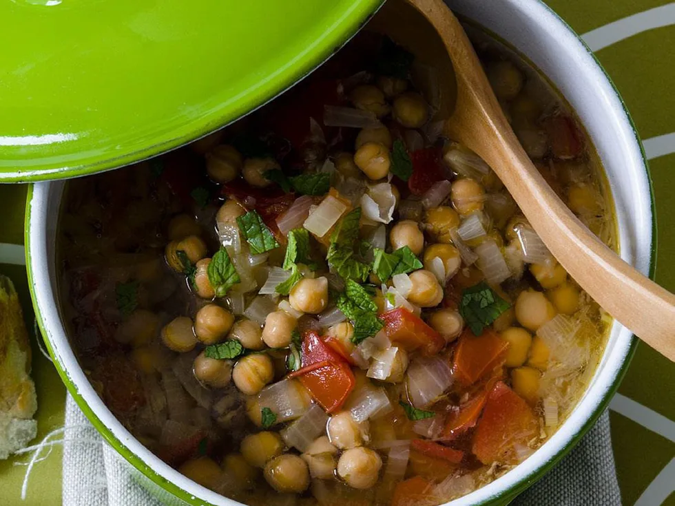 Chickpea, garlic and mint soup