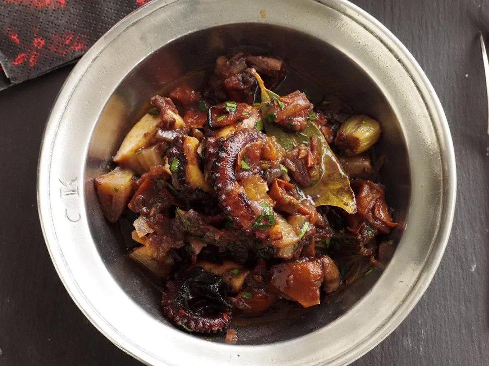 Octopus braised with red wine and fennel