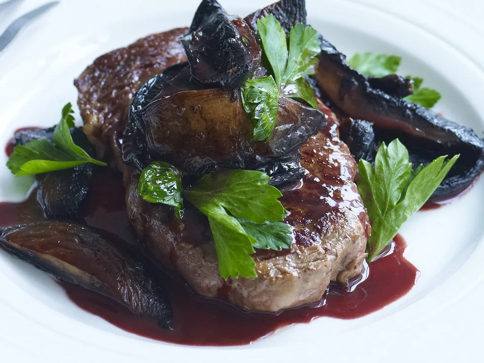 scotch fillet with mushroom chips and bordelaise sauce