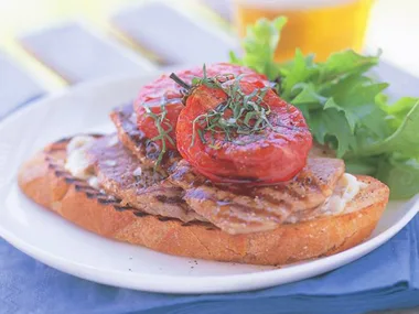 STEAK AND AIOLI SANDWICHES