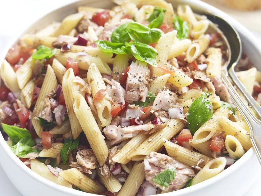 Penne with tuna and tomato salsa
