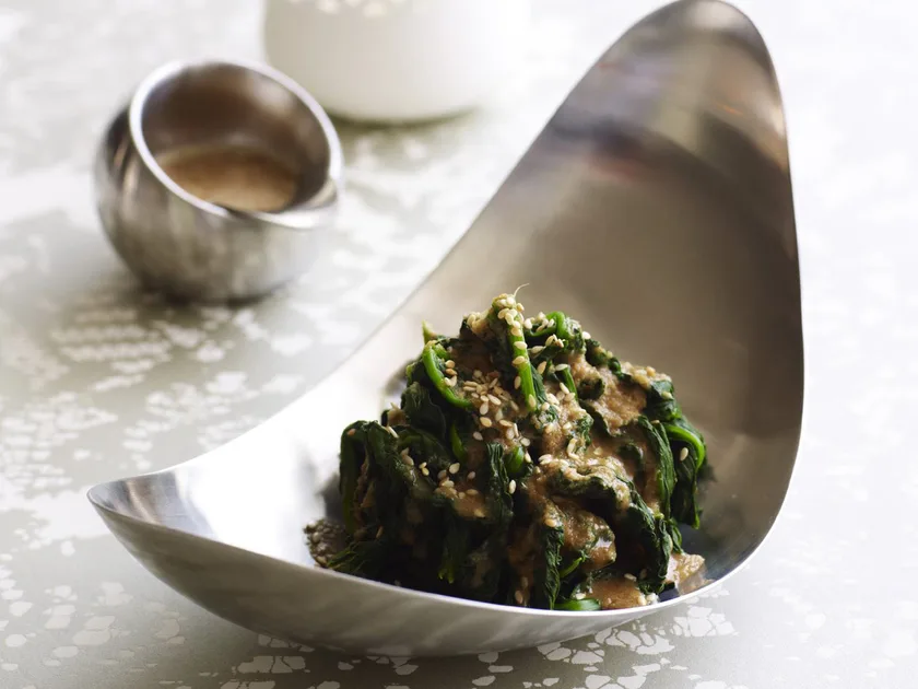 Spinach with roasted sesame seed dressing