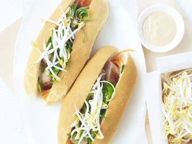 ASIAN'MEATBALL'ROLLS WITH HOISIN MAYO