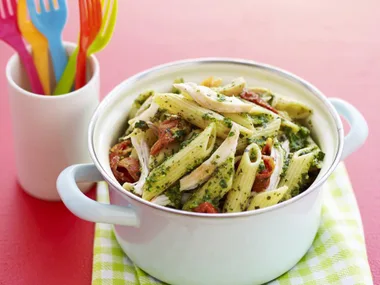 penne with pesto, chicken and sun-dried tomatoes