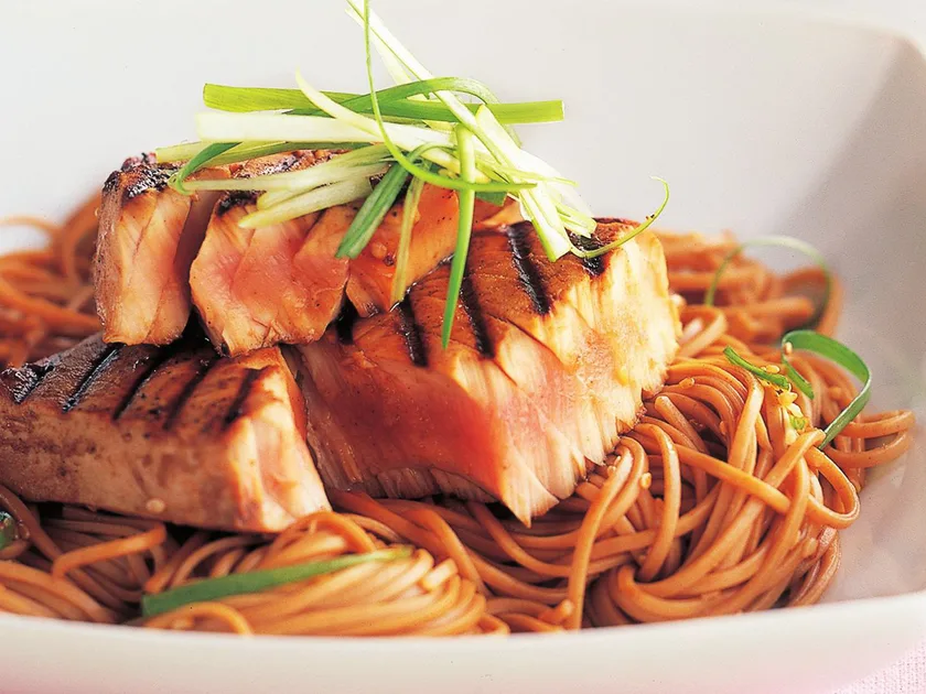 Char-grilled tuna with soba noodles