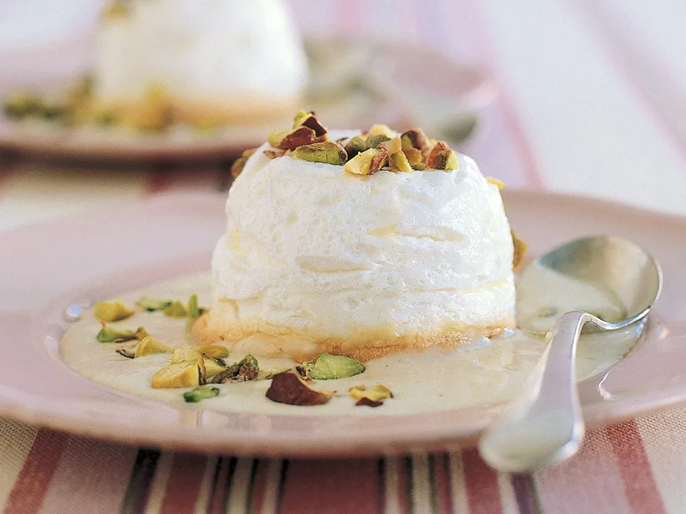floating islands in cardamom cream