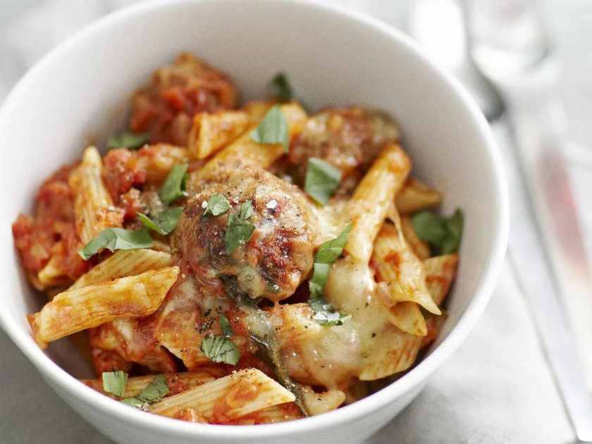 Grilled meatballs and penne