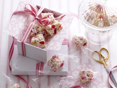 white chocolate and raspberry rocky road