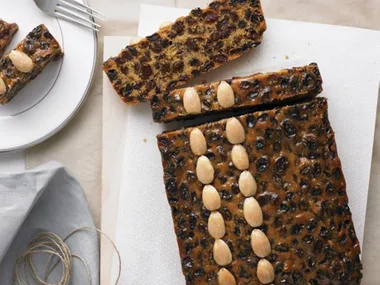 ONE-BOWL SULTANA LOAF
