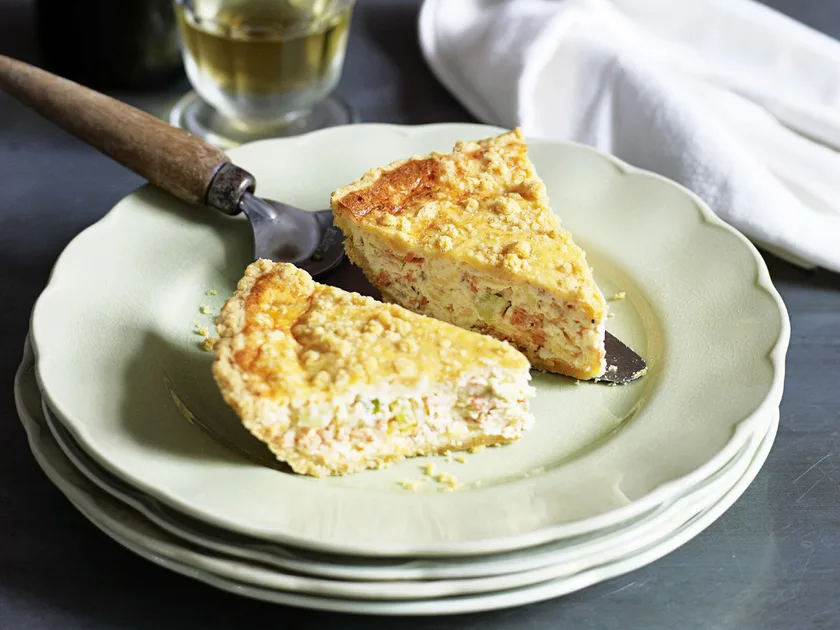 Crunchy salmon pie