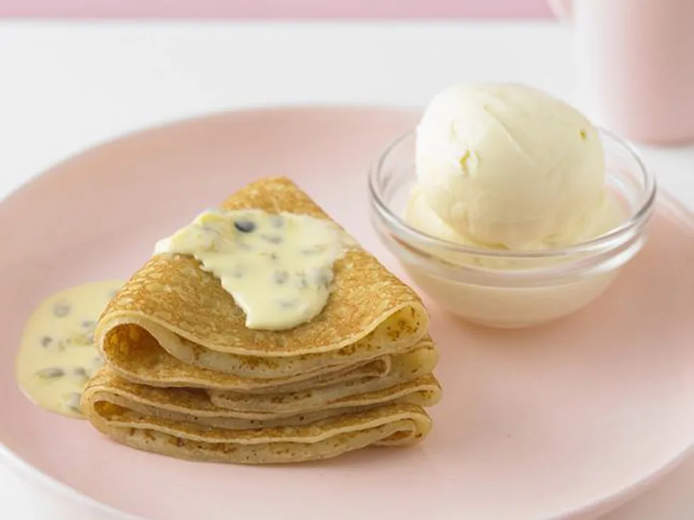 CREPES WITH ICE CREAM AND PASSIONFRUIT SAUCE