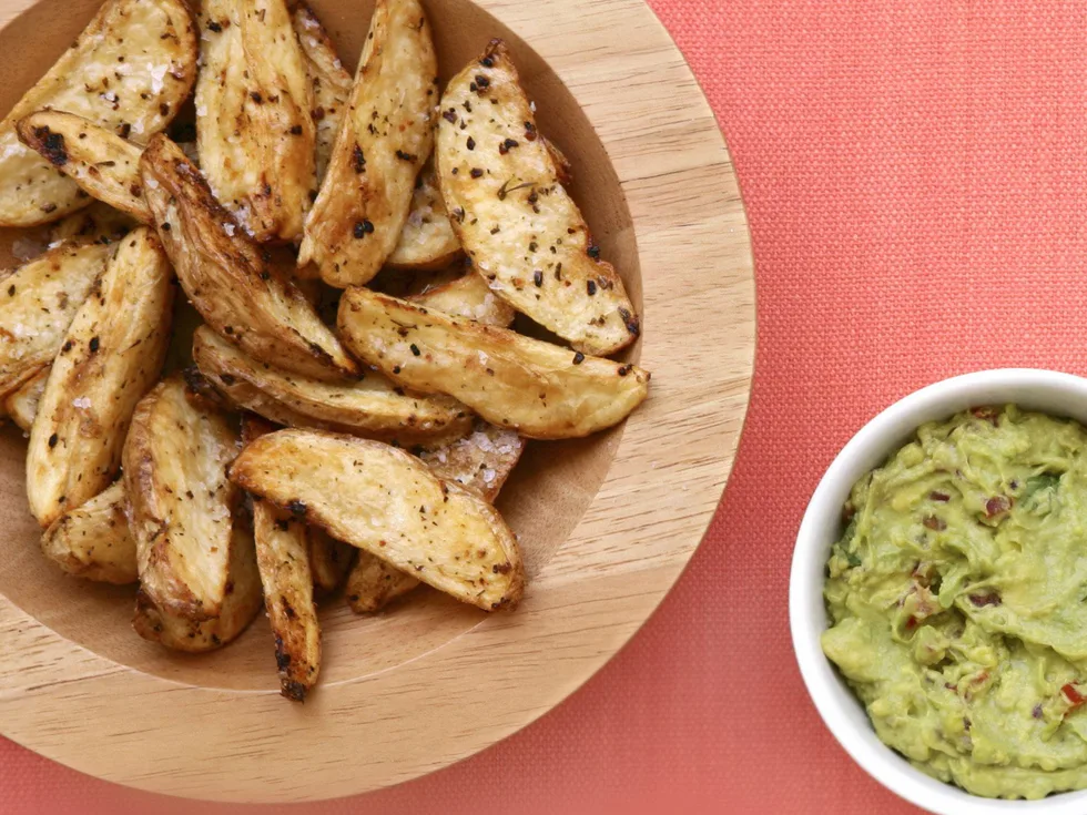 potato wedges with guacamole