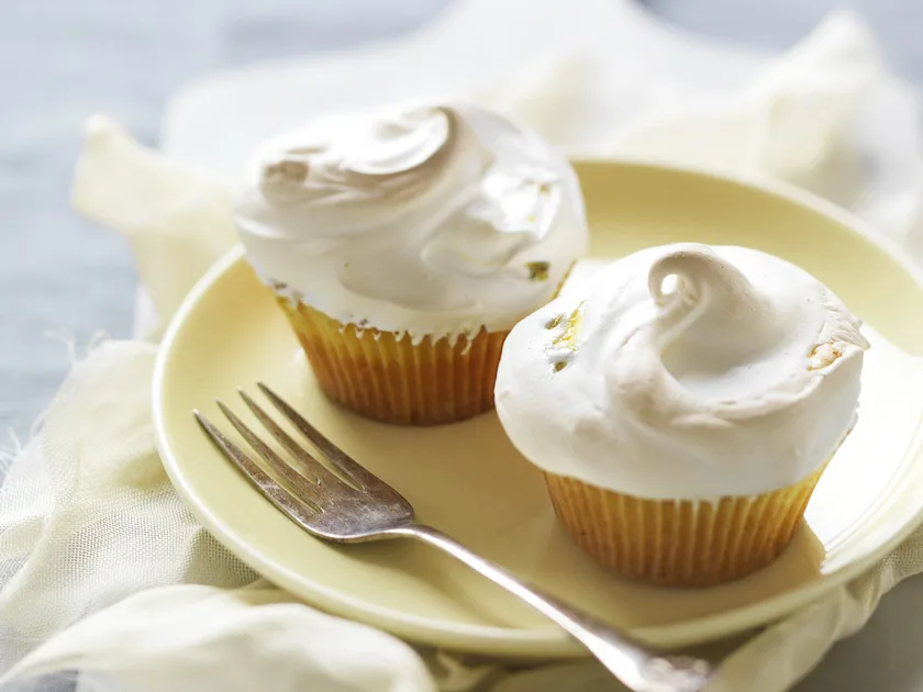 Passionfruit meringue cupcakes