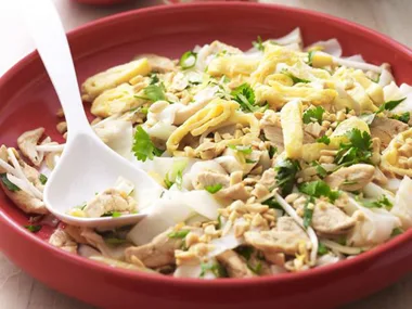 CHICKEN PAD THAI