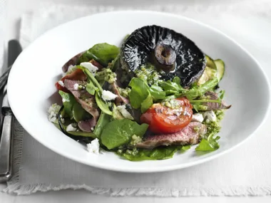 lamb fillet salad with green pesto dressing