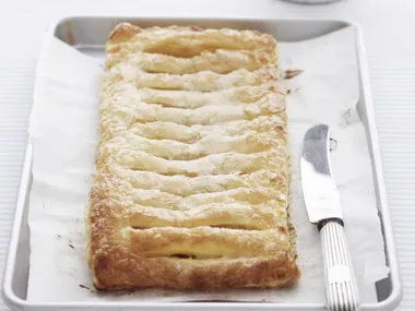 almond jalousie