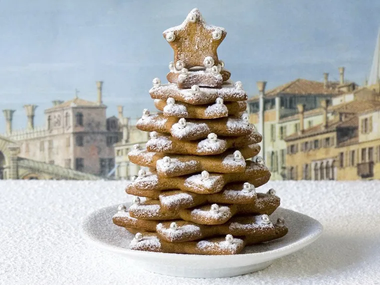 GINGERBREAD CHRISTMAS TREES