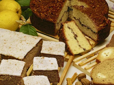 SPICY SOUR CREAM CAKE WITH LEMON ICING
