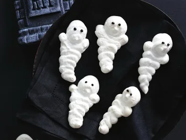 Meringue bones