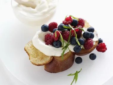 mixed berry and mascarpone brioche