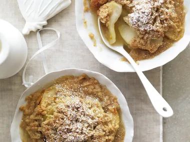 APPLE AND MARMALADE Streusel Puddings