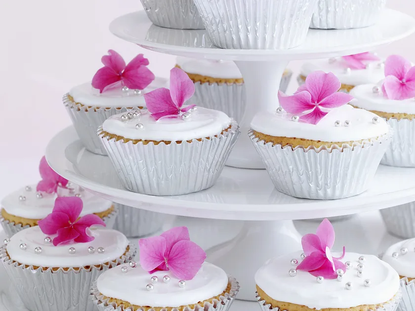 White chocolate mud cakes