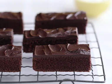 CHOCOLATE VELVET Cake