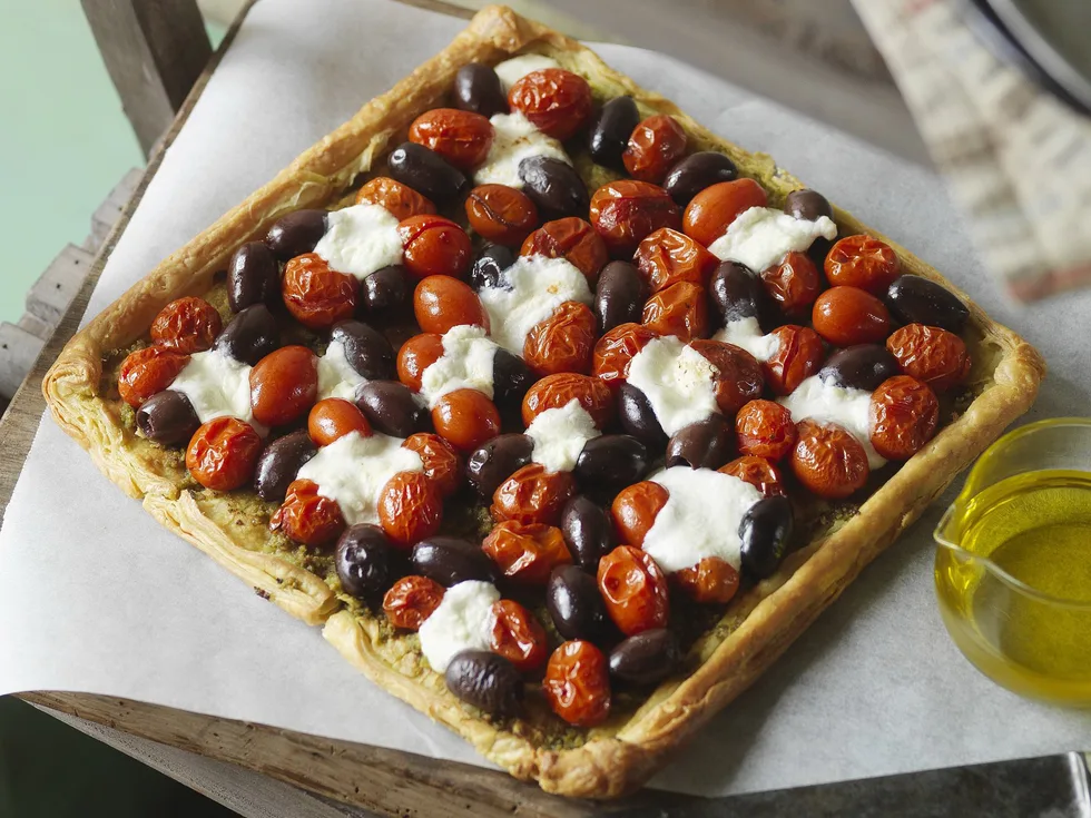 tomato, pesto and olive tart