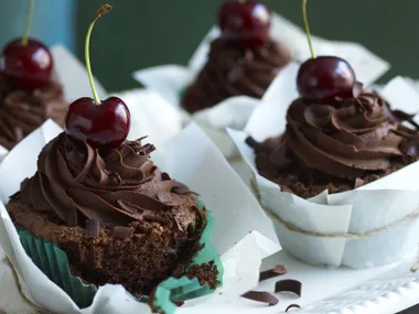 chocolate cherry cupcakes