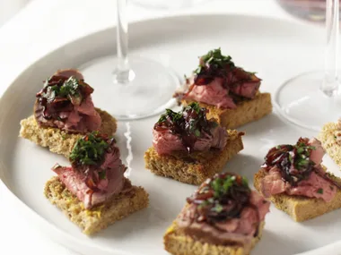 roast beef with caramelised onion on rye