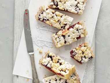 RASPBERRY Crumble ALMOND Tart