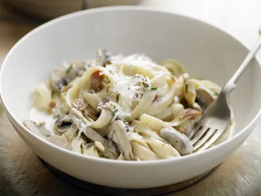 mixed mushroom fettuccine boscaiola