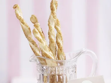 SUGARY CINNAMON Twists