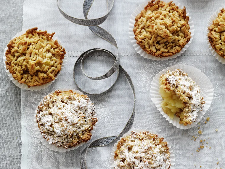 CARAMEL APPLE Streusel Pies