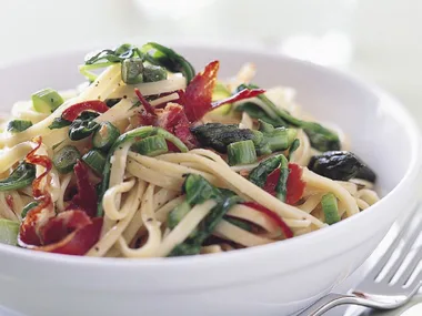 linguine with asparagus and chilli pancetta