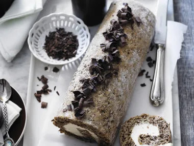GRATED CHOCOLATE    Sponge Roll