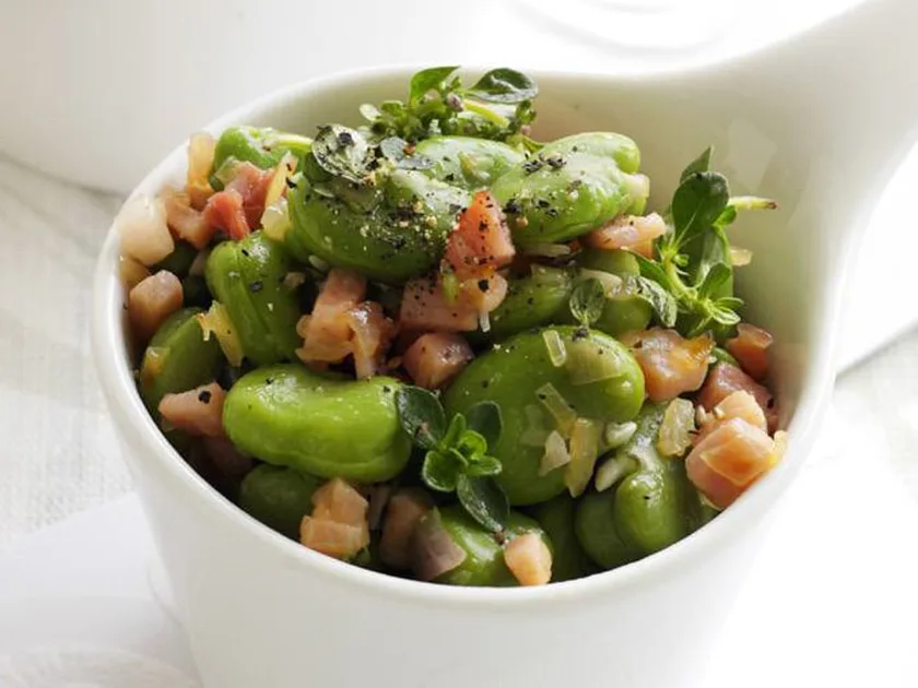 Broad beans and thyme