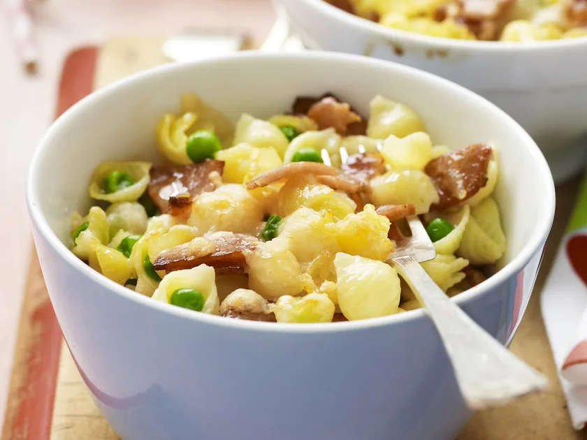 Creamy carbonara pasta bake with peas