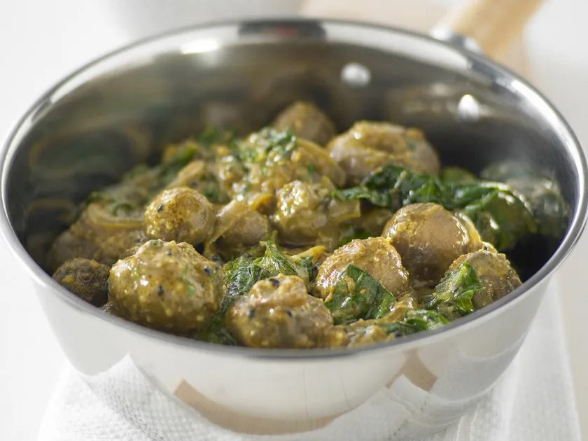 Fish ball and eggplant red curry