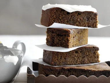 DARK GINGERBREAD    Cake