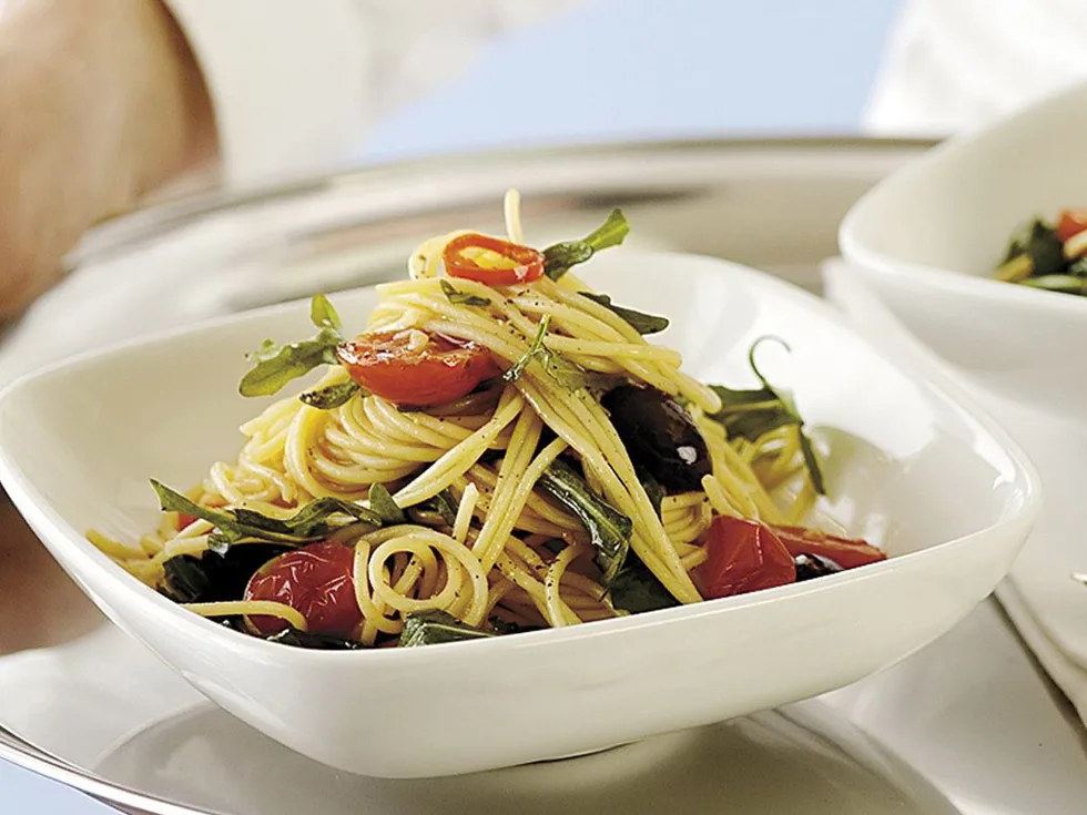 spaghetti with anchovies, olives and rocket