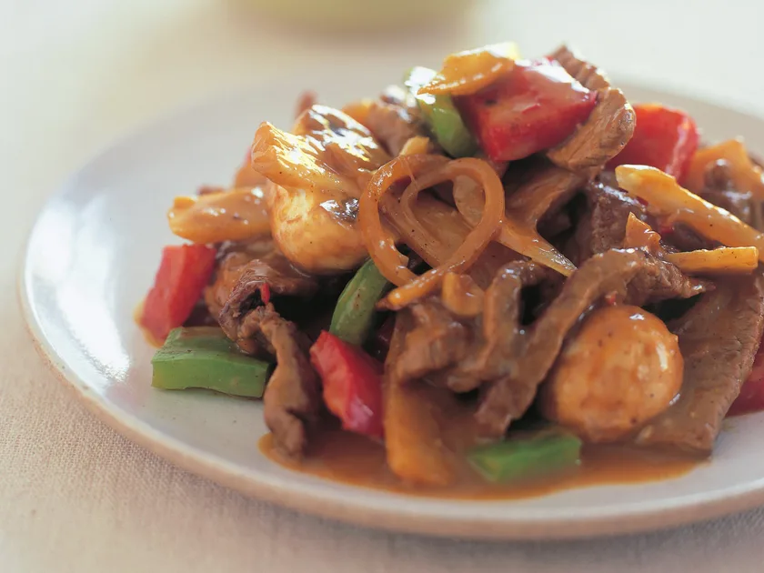 Satay beef and stir-fried vegetables with rice