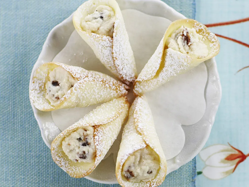 rum and raisin cornettes