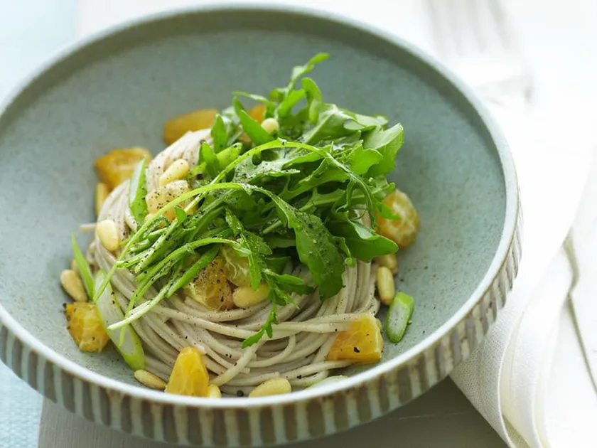 Soba salad with rocket and mandarin