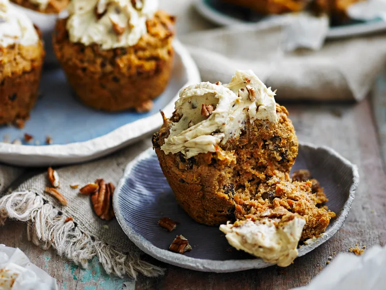Sugar-free carrot cakes with date cream cheese frosting