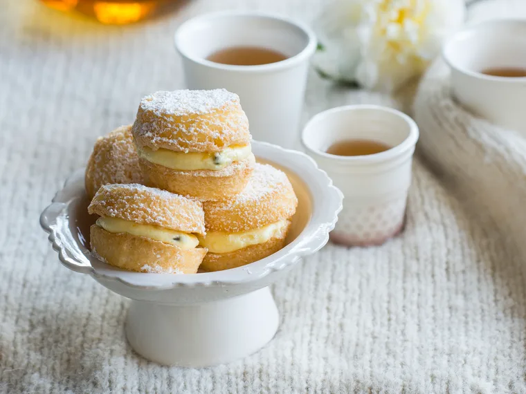 Gluten-free passionfruit kisses