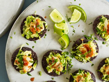 Scallop bites with avocado and lime